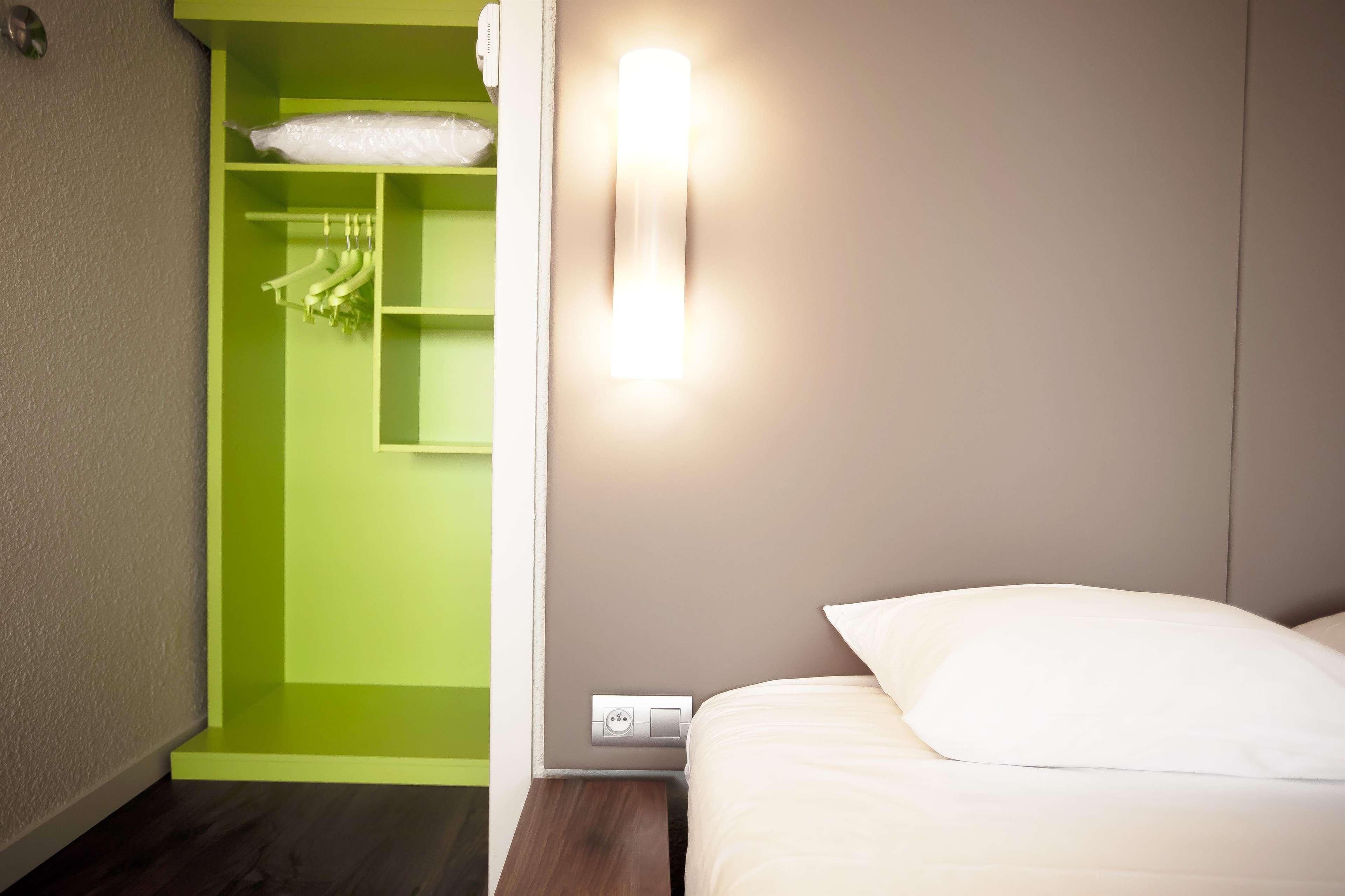 Campanile Nimes Sud - Caissargues Hotel Buitenkant foto